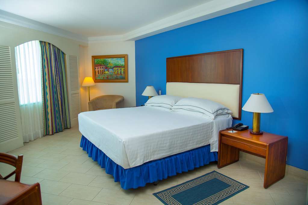 Colon Salinas 5*
